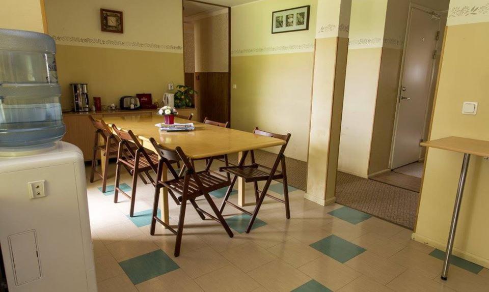 Vahe Guest House Poltsamaa Esterno foto