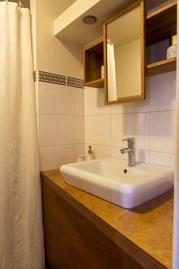 Vahe Guest House Poltsamaa Esterno foto