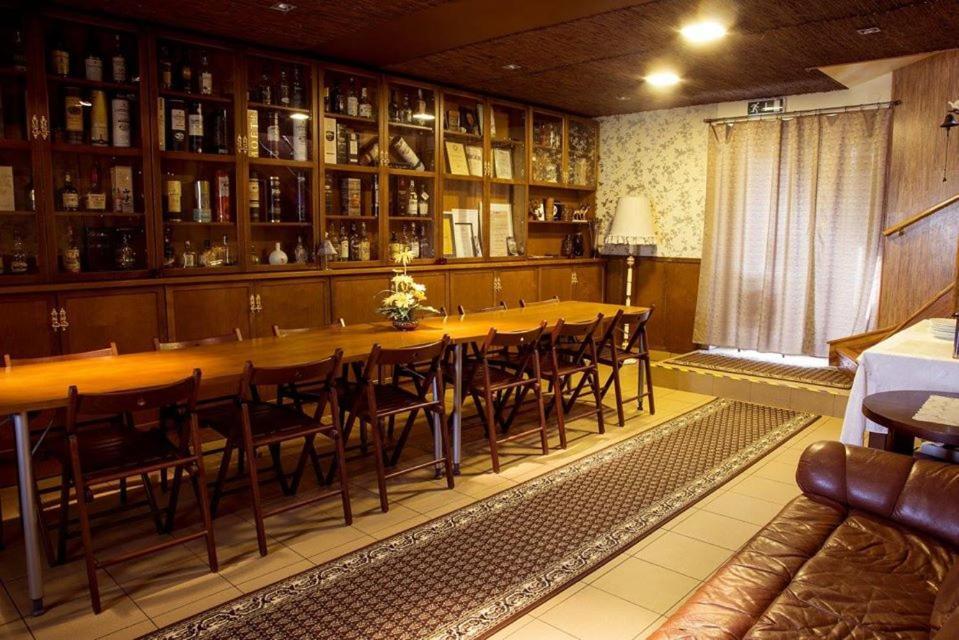 Vahe Guest House Poltsamaa Esterno foto