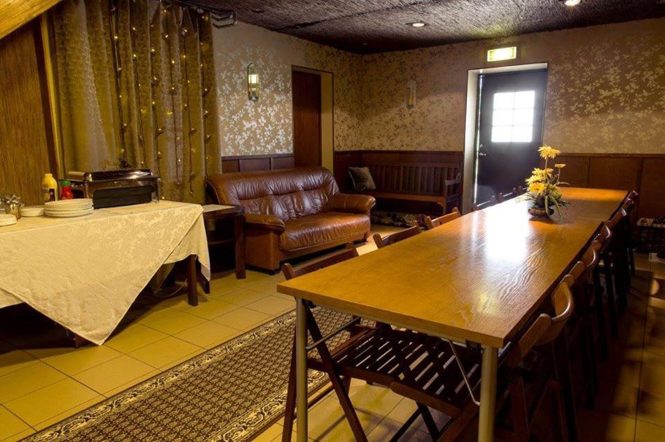Vahe Guest House Poltsamaa Esterno foto