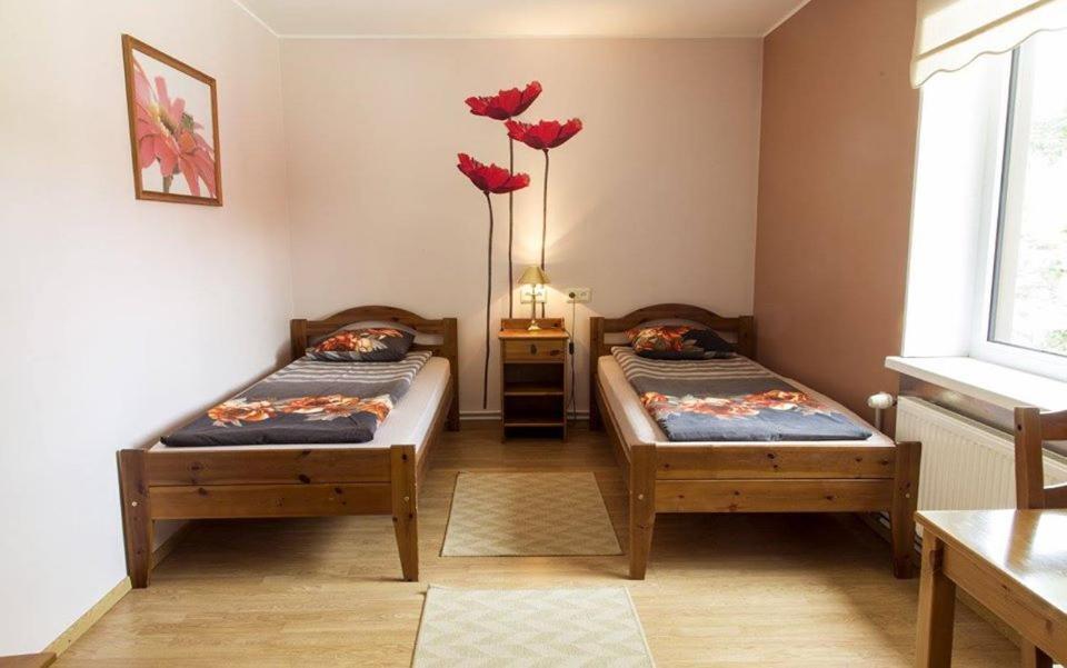 Vahe Guest House Poltsamaa Esterno foto