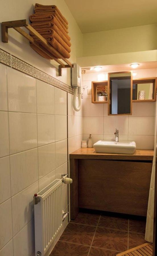 Vahe Guest House Poltsamaa Esterno foto